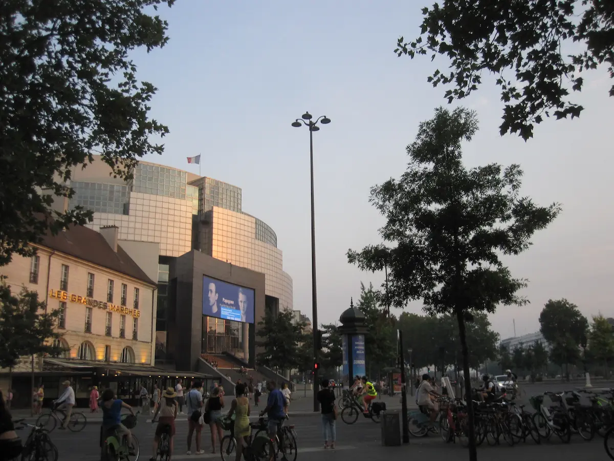 Opéra Bastille à Paris, place de la Bastille